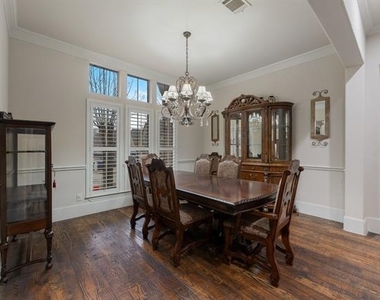 109 Meadowlands Drive - Photo Thumbnail 6