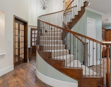 109 Meadowlands Drive - Photo Thumbnail 21