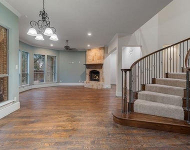 109 Meadowlands Drive - Photo Thumbnail 8