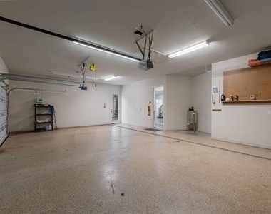 109 Meadowlands Drive - Photo Thumbnail 29