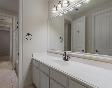 109 Meadowlands Drive - Photo Thumbnail 27