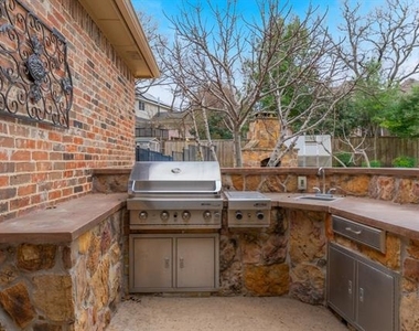109 Meadowlands Drive - Photo Thumbnail 31