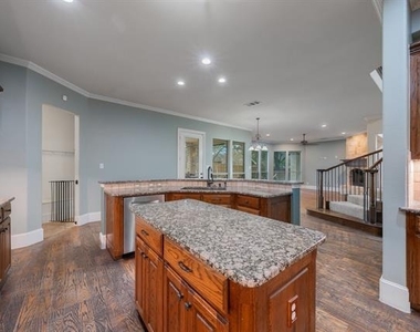 109 Meadowlands Drive - Photo Thumbnail 13