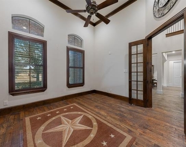 109 Meadowlands Drive - Photo Thumbnail 7
