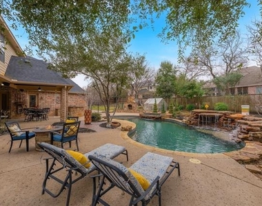 109 Meadowlands Drive - Photo Thumbnail 35