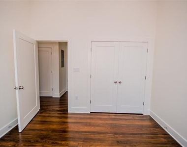 110 W Knox Street - Photo Thumbnail 11