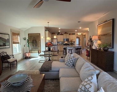 2204 Kansas Street - Photo Thumbnail 3
