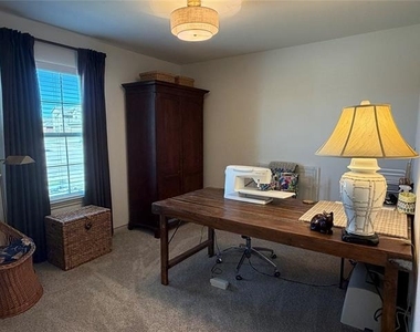 2204 Kansas Street - Photo Thumbnail 22