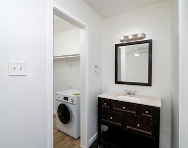2808 Throckmorton Street - Photo Thumbnail 14