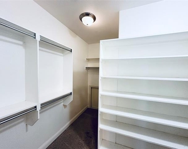 4712 El Paso Street - Photo Thumbnail 11