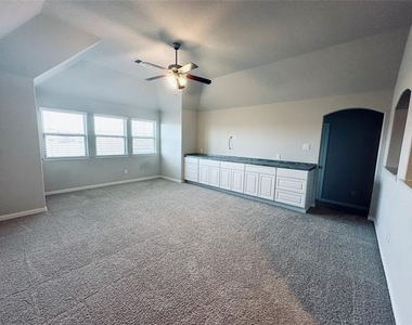 4712 El Paso Street - Photo Thumbnail 13