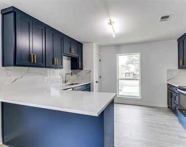1580 College Parkway - Photo Thumbnail 8