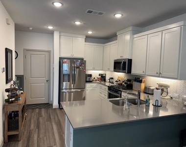 4429 Union Street - Photo Thumbnail 3