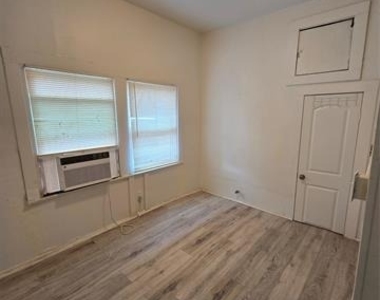 1615 Alston Avenue - Photo Thumbnail 2