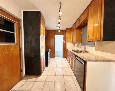 1209 Irwin Drive - Photo Thumbnail 5