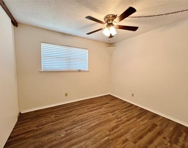 1209 Irwin Drive - Photo Thumbnail 11