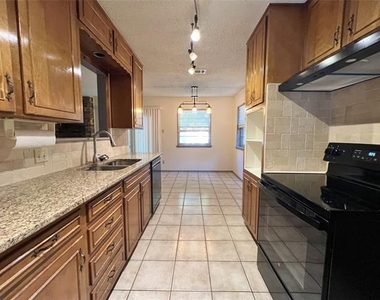 1209 Irwin Drive - Photo Thumbnail 6