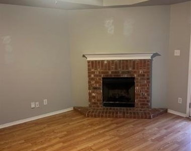 206 Linda Street - Photo Thumbnail 3
