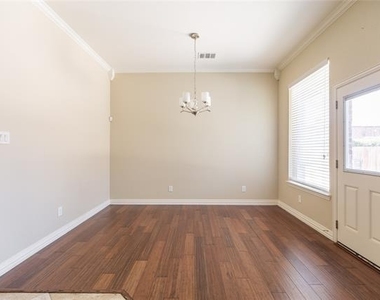 5500 Ledgestone Drive - Photo Thumbnail 18