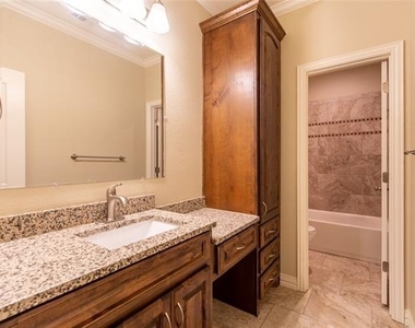 5500 Ledgestone Drive - Photo Thumbnail 19