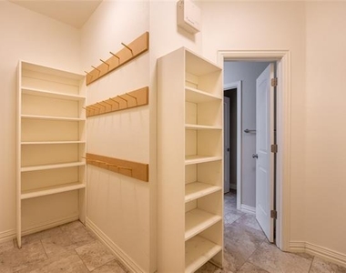 5500 Ledgestone Drive - Photo Thumbnail 11