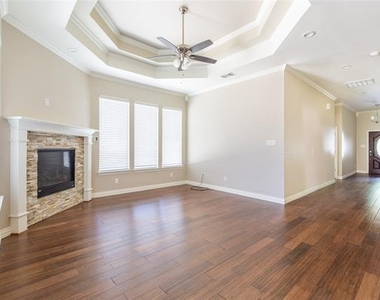 5500 Ledgestone Drive - Photo Thumbnail 7