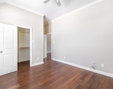 5500 Ledgestone Drive - Photo Thumbnail 17