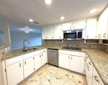 1725 Ashland Avenue - Photo Thumbnail 3