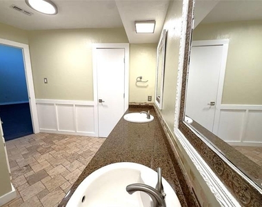 1725 Ashland Avenue - Photo Thumbnail 27