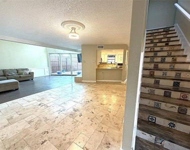 1725 Ashland Avenue - Photo Thumbnail 4