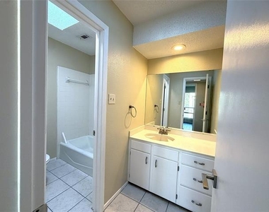 1725 Ashland Avenue - Photo Thumbnail 20