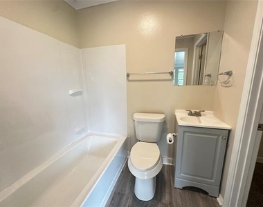 140 E Wilkinson Street - Photo Thumbnail 12