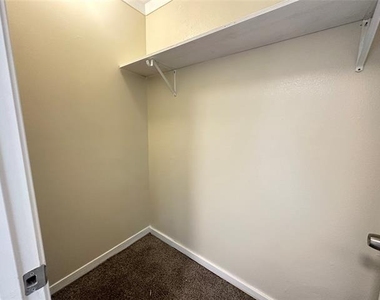 140 E Wilkinson Street - Photo Thumbnail 13