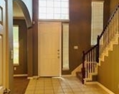 4520 White Rock Lane - Photo Thumbnail 2