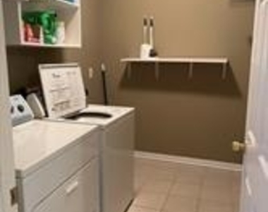 4520 White Rock Lane - Photo Thumbnail 17
