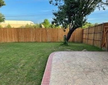 4520 White Rock Lane - Photo Thumbnail 22