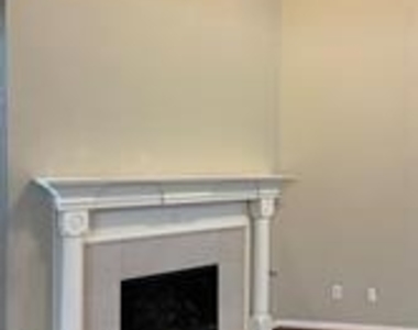 4520 White Rock Lane - Photo Thumbnail 16