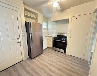 140 E Wilkinson Street - Photo Thumbnail 3