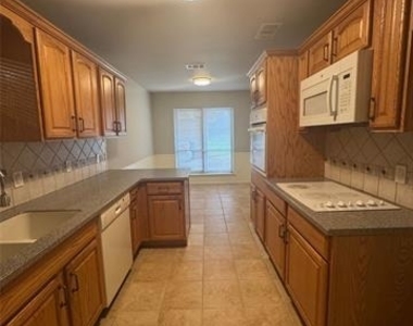 6224 Wheaton Drive - Photo Thumbnail 2