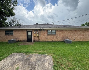 6224 Wheaton Drive - Photo Thumbnail 12