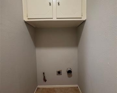 6224 Wheaton Drive - Photo Thumbnail 3