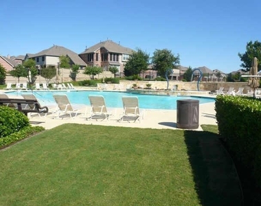 910 Redbird Lane - Photo Thumbnail 15
