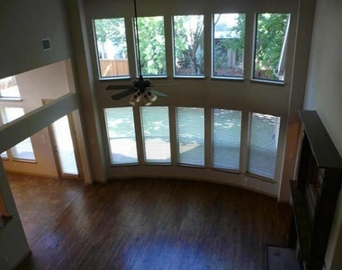 910 Redbird Lane - Photo Thumbnail 14