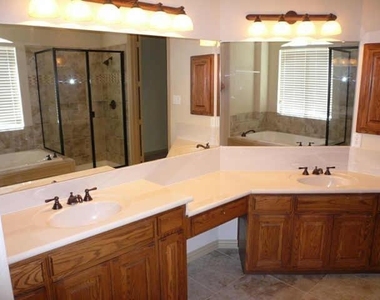 910 Redbird Lane - Photo Thumbnail 8