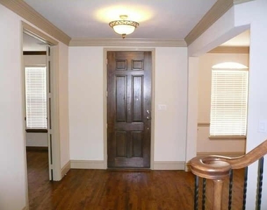 910 Redbird Lane - Photo Thumbnail 6
