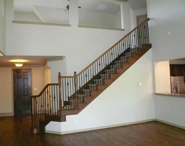 910 Redbird Lane - Photo Thumbnail 12