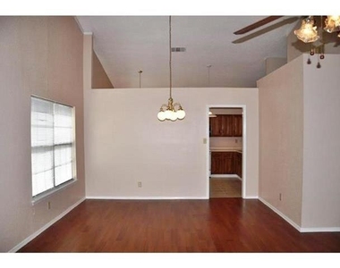 4429 Seville Lane - Photo Thumbnail 3