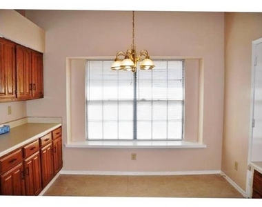 4429 Seville Lane - Photo Thumbnail 4