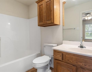 406 B Andrew Drive - Photo Thumbnail 9