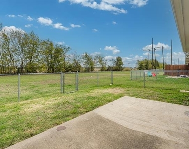 406 B Andrew Drive - Photo Thumbnail 13